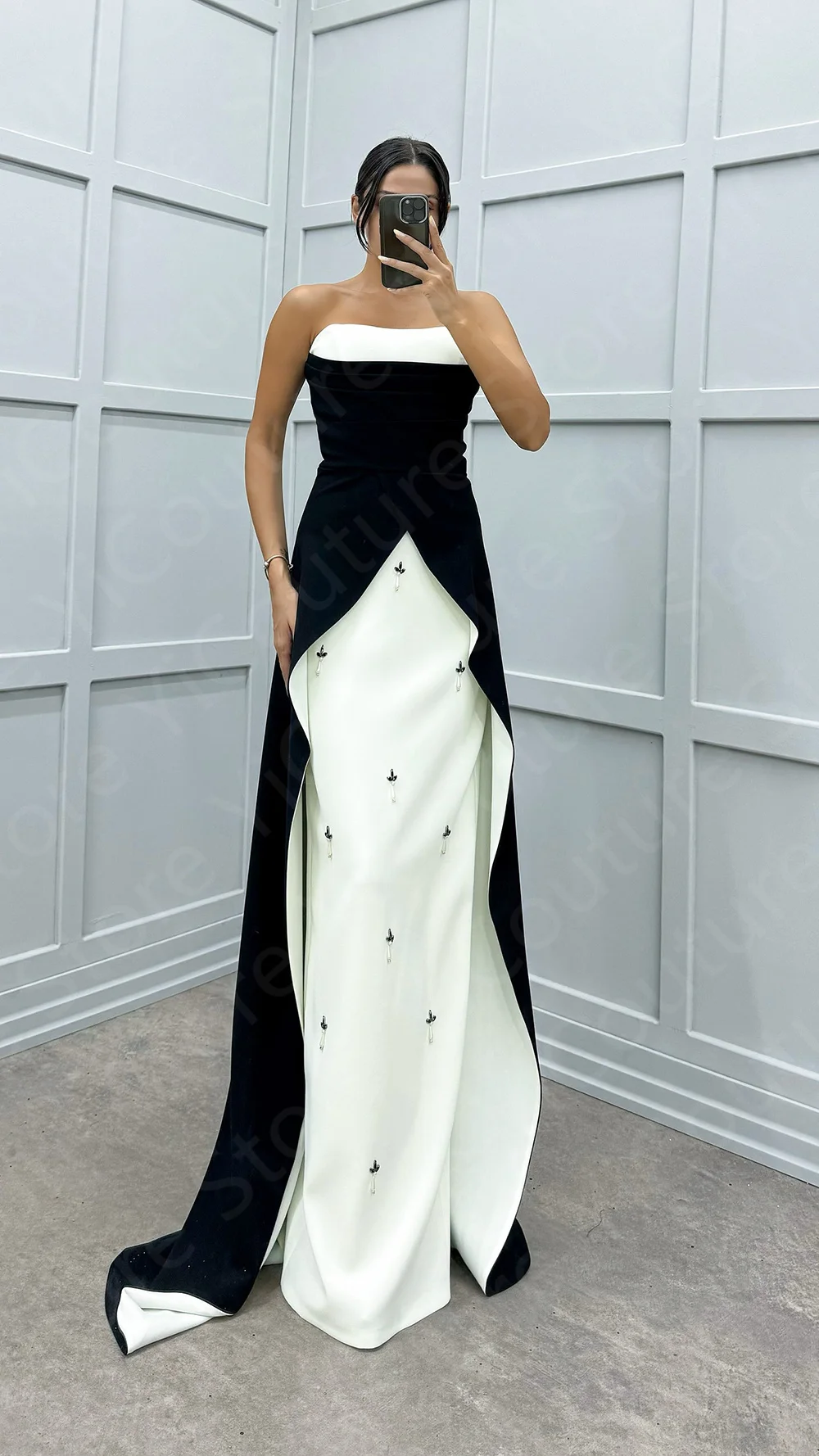 Customized Contrast Color Evening Dress Black and White Prom Party Dresses 2024 Strapless Wedding Guest Gown Beading Sweep Train