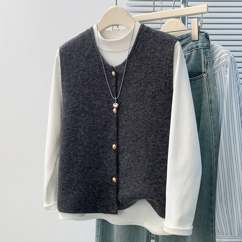 

Вязаный жилет с золотыми пуговицами в стиле ретро, женский свободный корейский универсальный осенний многослойный свитер на одной пуговице, модный Ac...