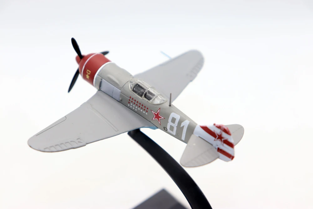 New 1/100 scale USSR LA-7 Fighter Diecast+Plastic Alloy simulation model aircraft for collection gift