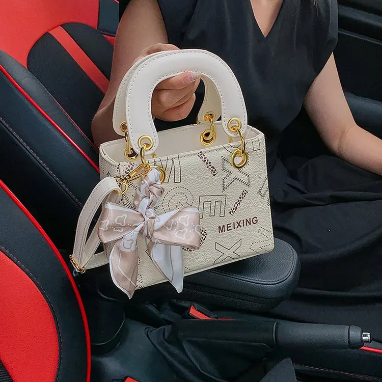 

2026 Trendy Women's High-Quality Vintage Printed Handbag, Elegant All-Match Shoulder Crossbody Bag for Women