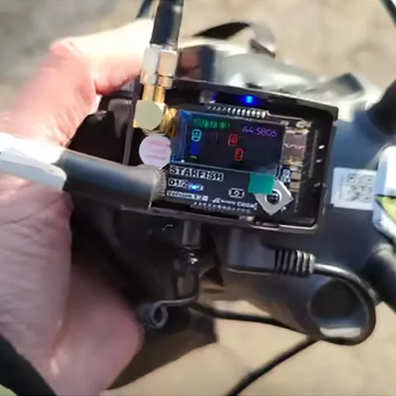 

BAYCK STARFISH D1 5.8G Dual Antenna Receiver Module RX For Fatshark V1/2/3 HD1/2/3 HDO HDO2 SKYZONE SKY04L SKY04X FPV Goggles