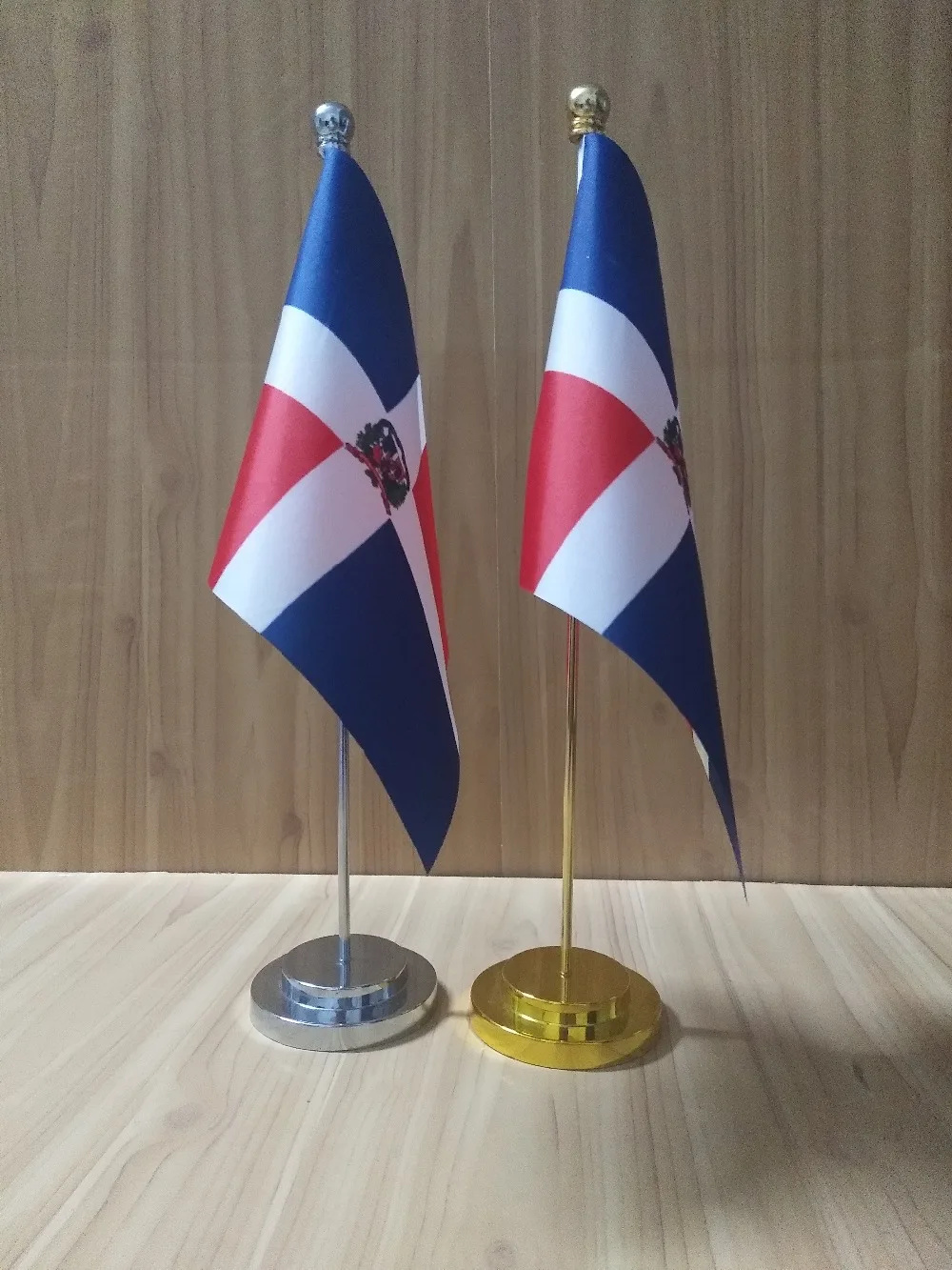 KAFNIK, Dominican Republic Office table desk flag with gold or silver metal flagpole base 14*21cm country flag