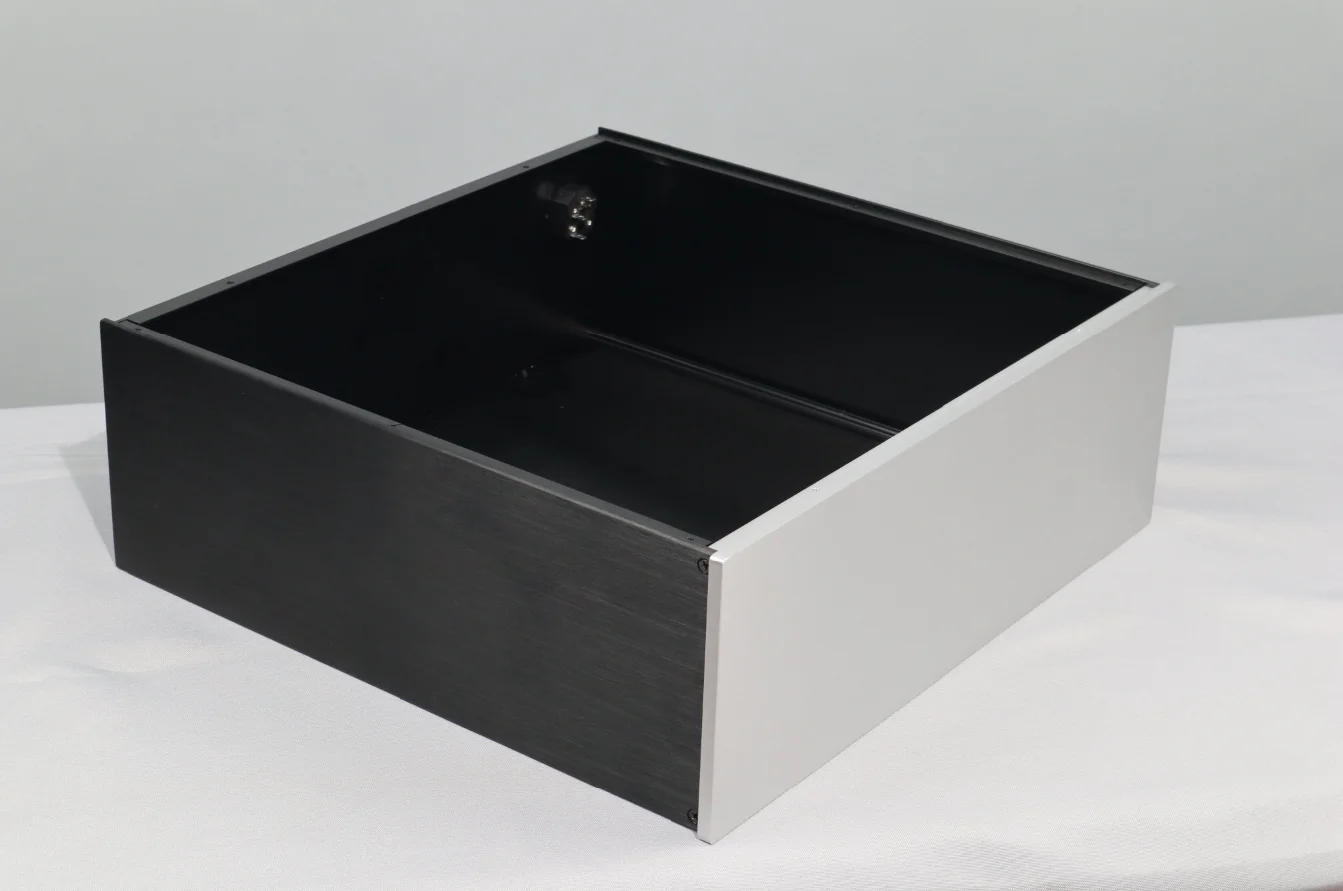 آلة الكمبيوتر المصنوعة من الألومنيوم هيكل التحكم الصناعي المضخم الهيكل الألومنيوم DIY 430 * 150 مم * 408 مم