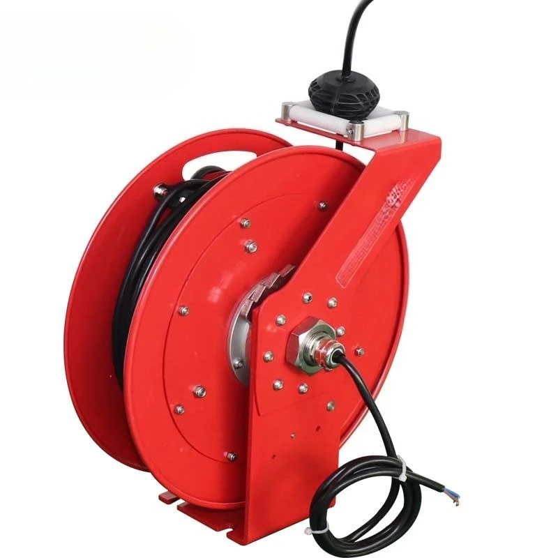 

Small retractable cable reel for machine tools
