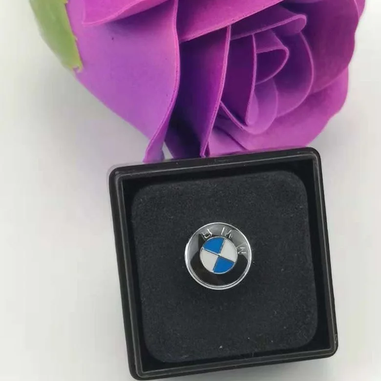 

For BMW E36 E39 E46 E60 E70 Retro Handmade DIY Wallet Backpack Clothing Waistband Decorative Buckle Car Badge Shield Accessories