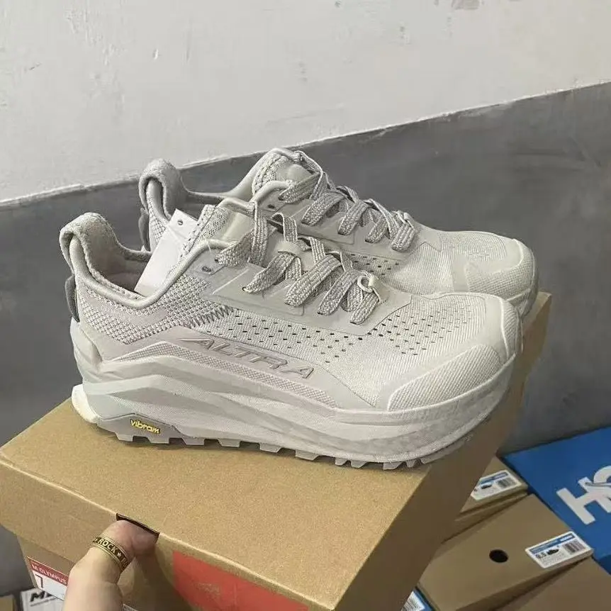 

New 2025 Hot Summer Marathon Running Sneakers Lightweight Sneakers Women's Sneakers Breathable Stretch Sneakers