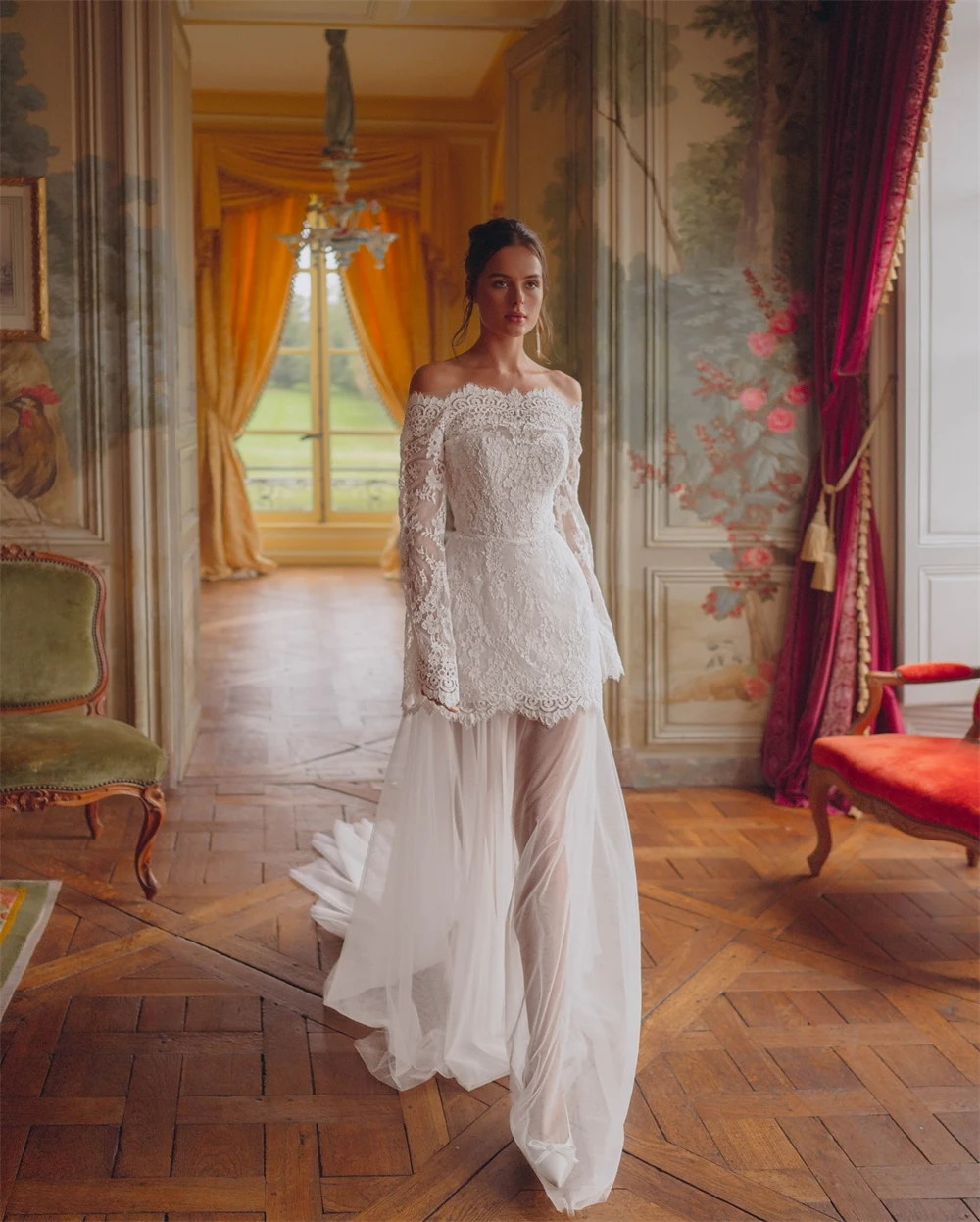 Sansa Maßgeschneiderte weiße Blumenstickerei Illusion Ballkleider Abnehmbarer Schwanz Mini Vestidos De Noche Langarm Formeller Abend