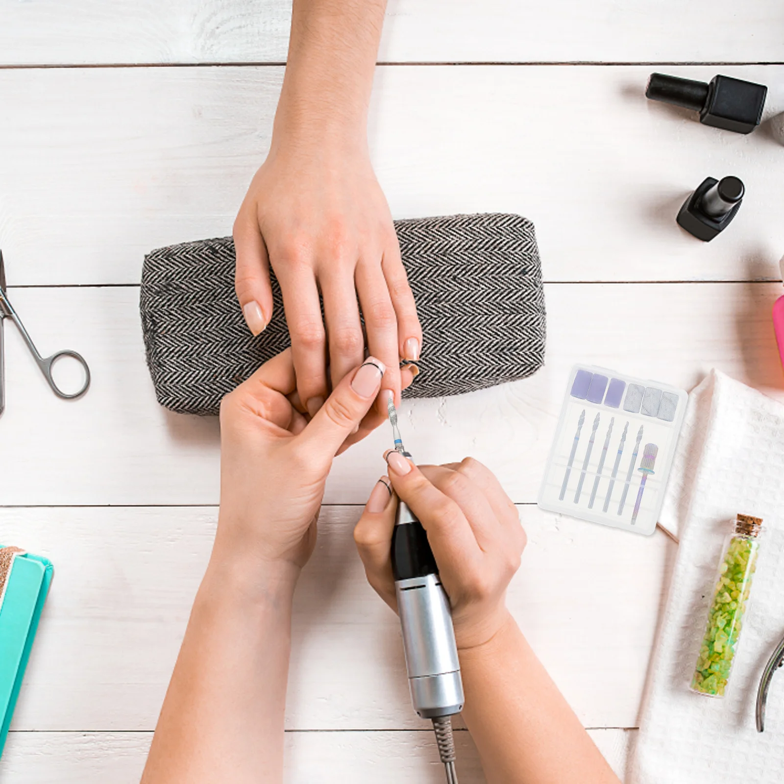 

1 комплект маникюрных инструментов, профессиональные шлифовальные головки для ногтей, гель, акриловые ногти, полировка, заточка, резьба, маникюрные сверла