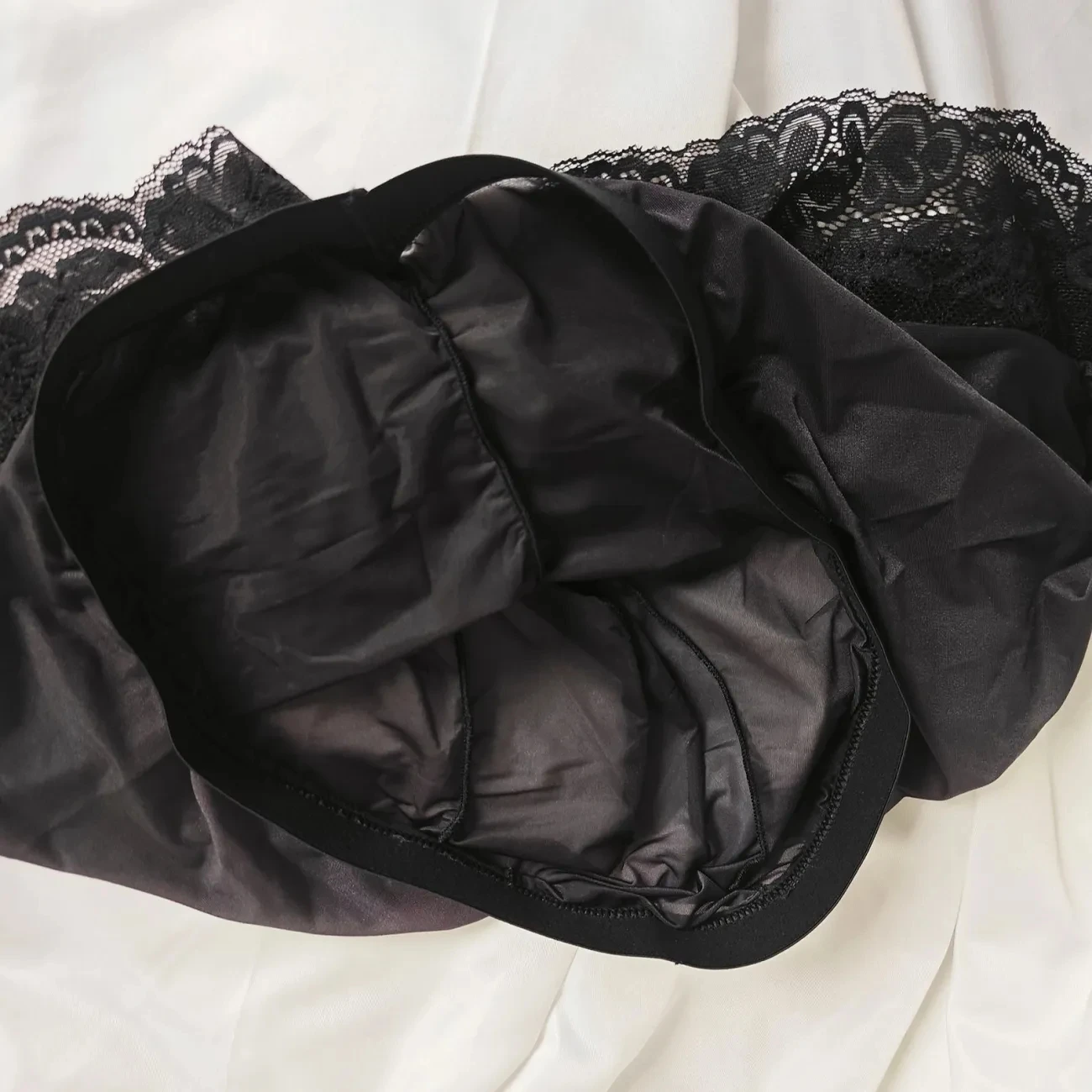Мужские глянцевые шорты-боксер – обзор и цена Pouch Boxer Pouch