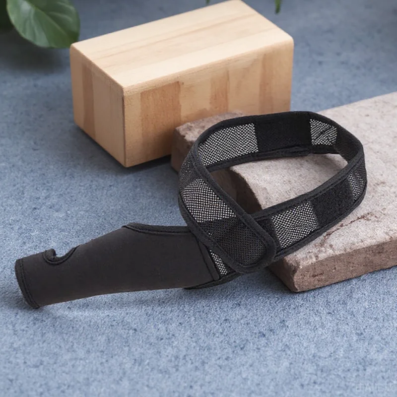 

Dog Knee Support Brace Neoprene Mesh Wide Strap Elastic Breathable Adjustable Cover for Injured Legs Puppy Healing Recovery