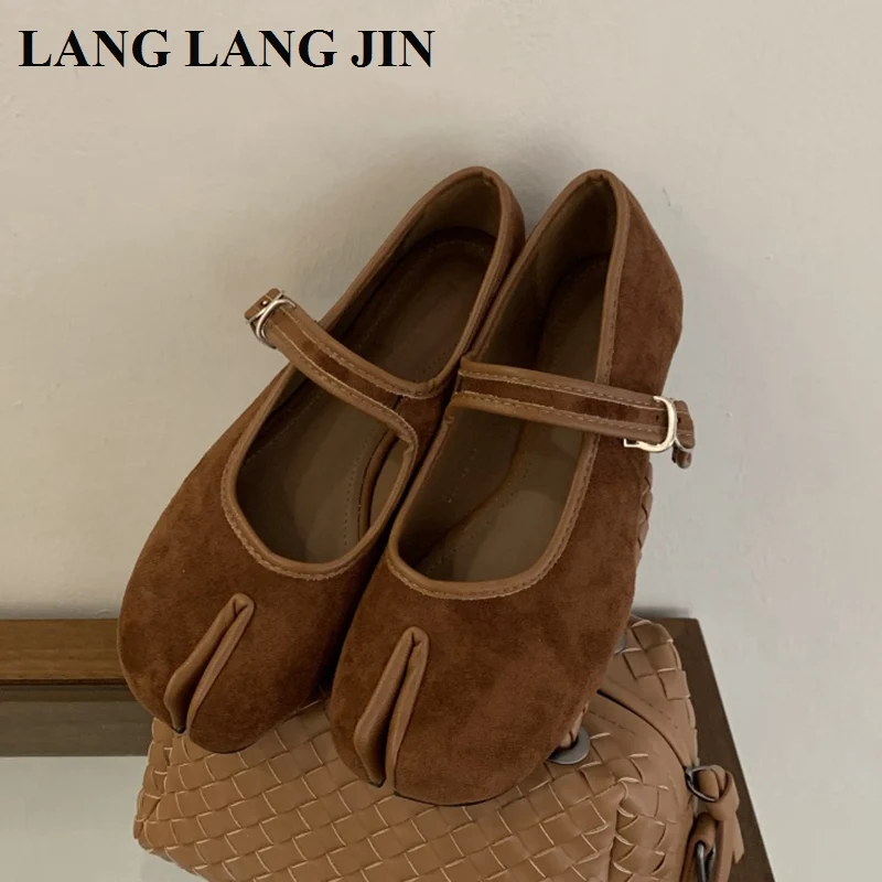 2025 Fashion Women Split Toe Mary Jane Lolita Flats Ladies Retro Vintage Kawaii Designer Suede Loafers Elegant Ladies Ballerinas