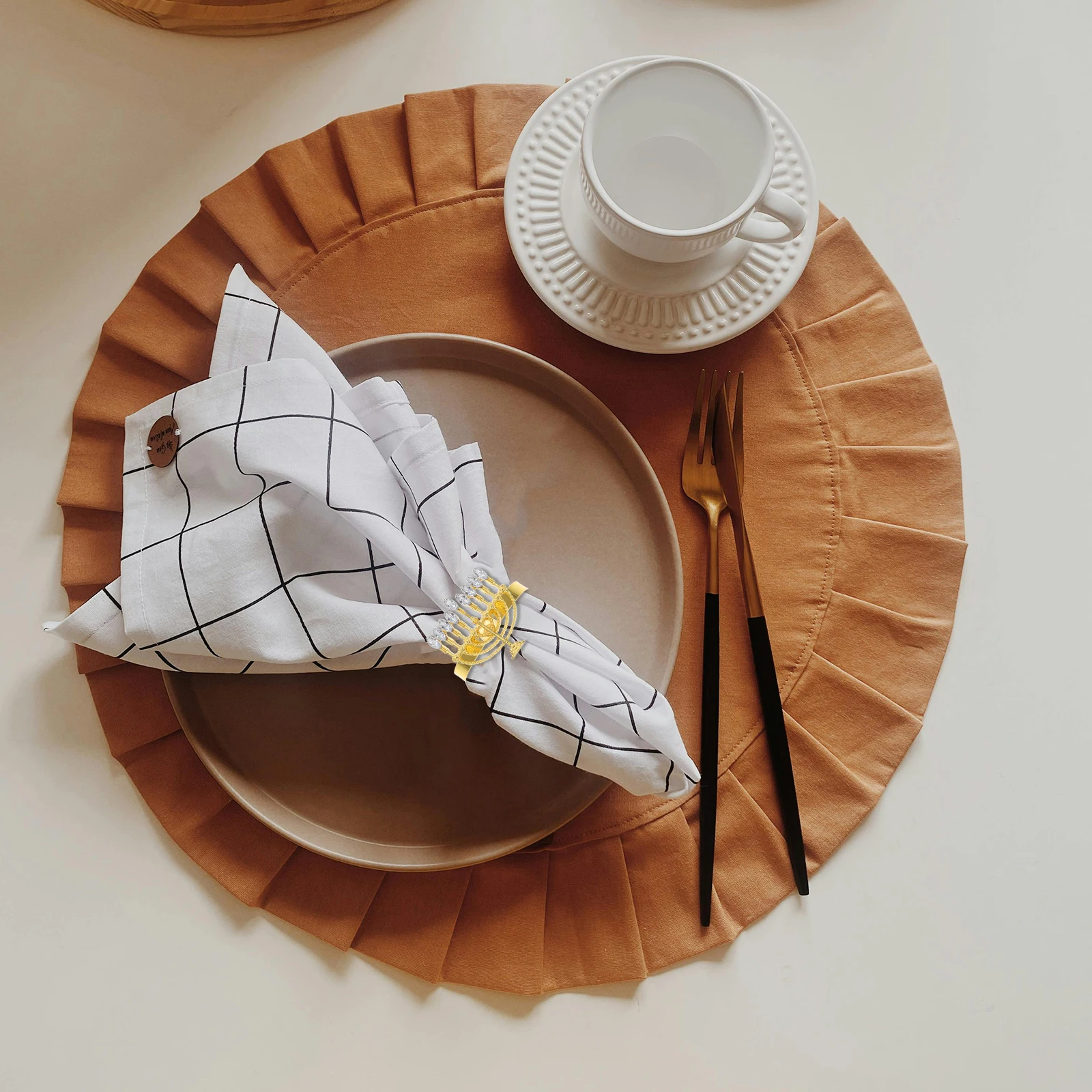 

6Pcs Napkin Rings Alloy Shaped Decorative Table Accessories for Holiday Party Dining Elegant Napkin Buckle Holders