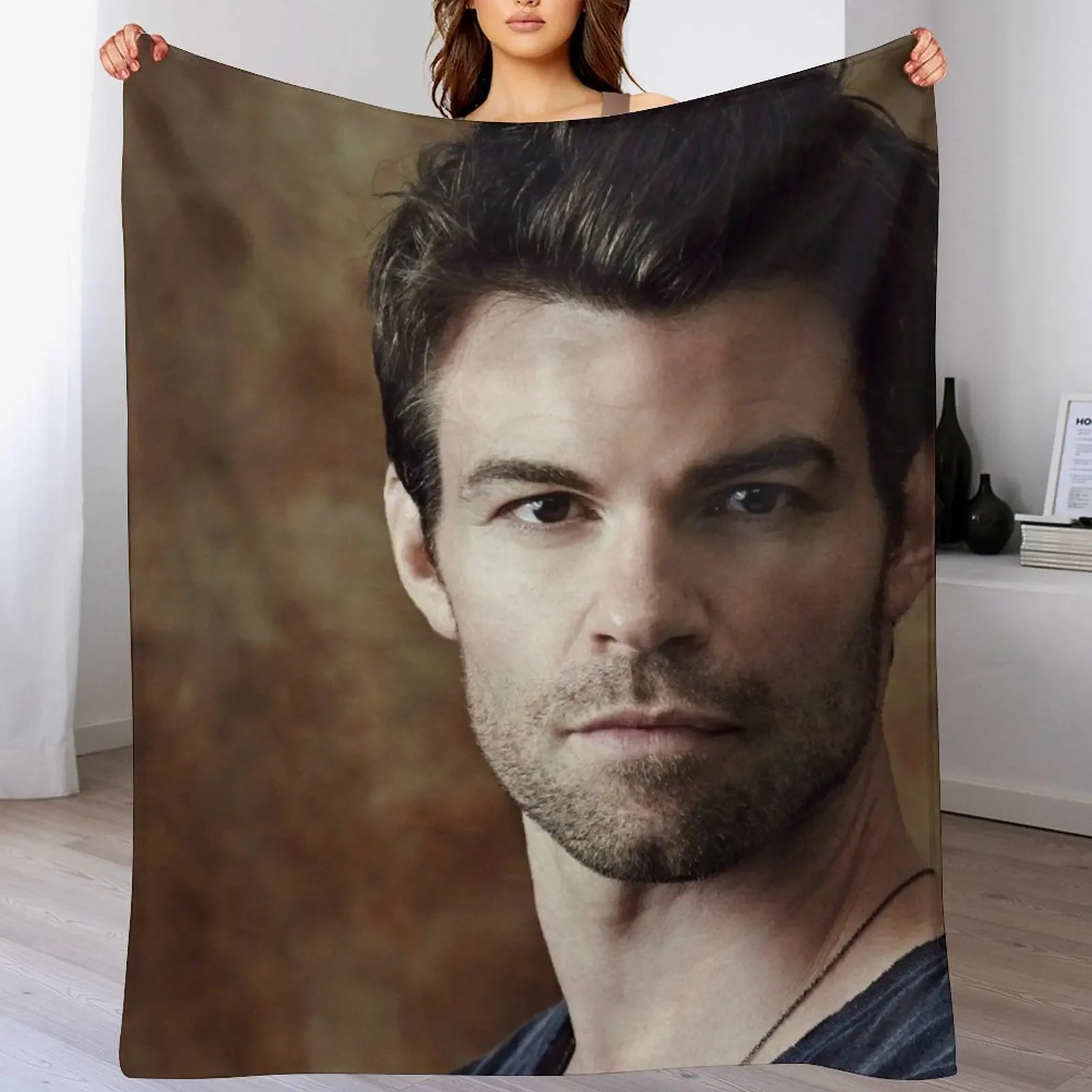 daniel gillies Throw Blanket Plush Fuzzy Cozy Blanket for Couch Sofa