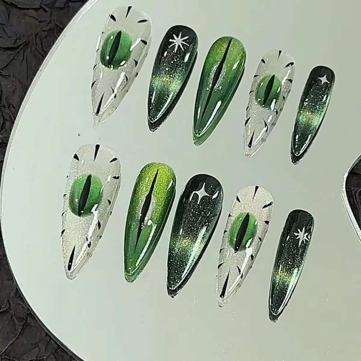 Handmade Custom Wearing Armor Devil's Eye Green Cat's Eye Hand-painted Flash European and American Style Spice Girl Pointed Head