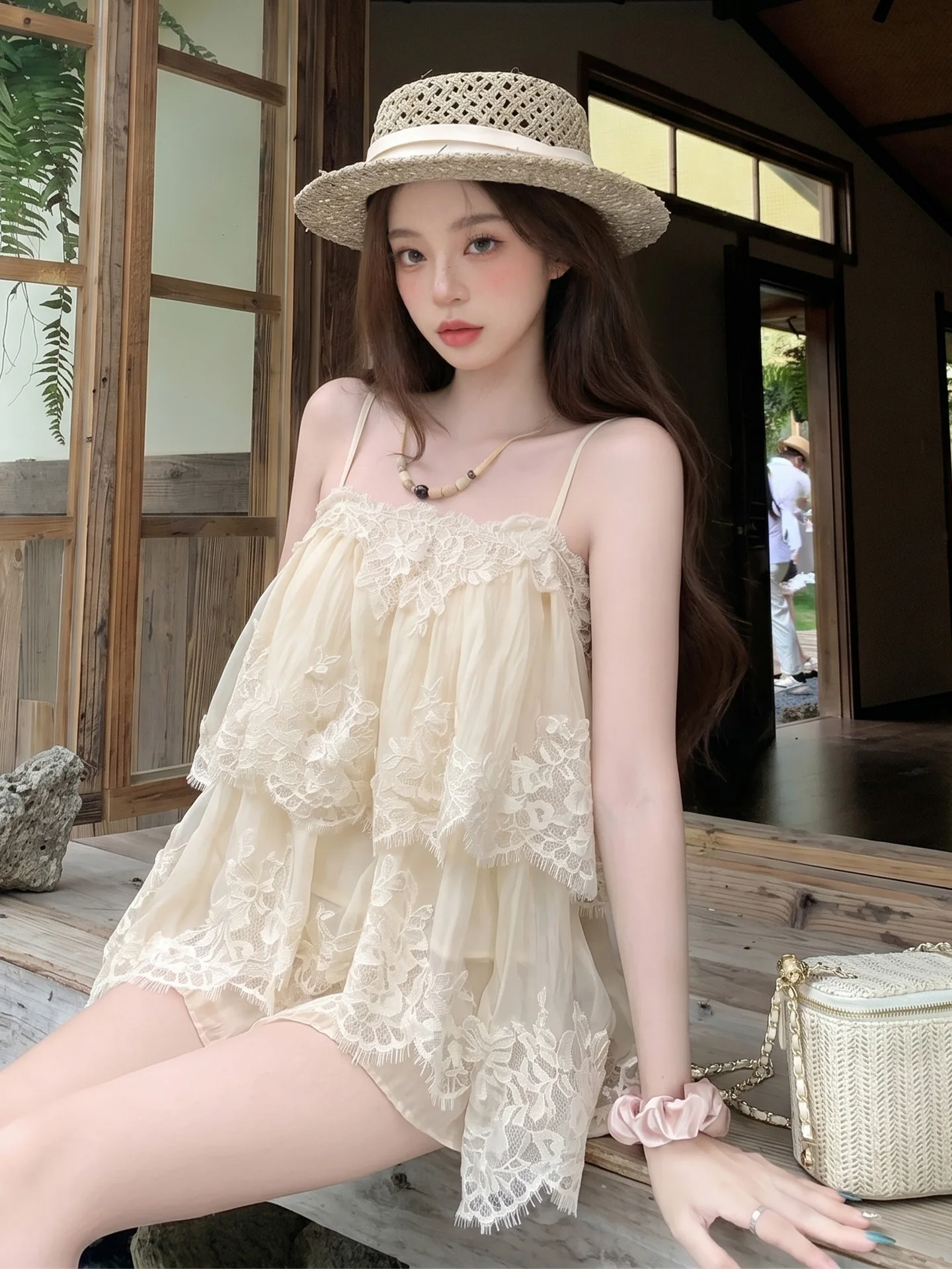 

Gentle Wind Multi-Layer Lace Trimmed Irregular Short Top Women's Summer New Design Sense Strap Vest Loose Fit City Walk Style