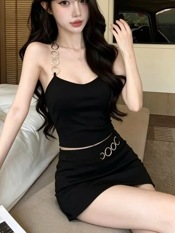 

Music Season Retro American Spicy Girl Chain Splice Hanging Neck Strap Top Half Skirt Two-Piece Set Women's Fashion Ensemble