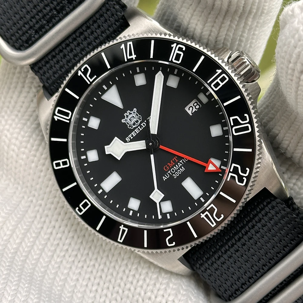 2025 STEELDIVE New Men's Automatic Mechanical Watches GMT Watch 43mm Sapphire Stainless Steel 300M Waterproof Watch Reloj Hombre