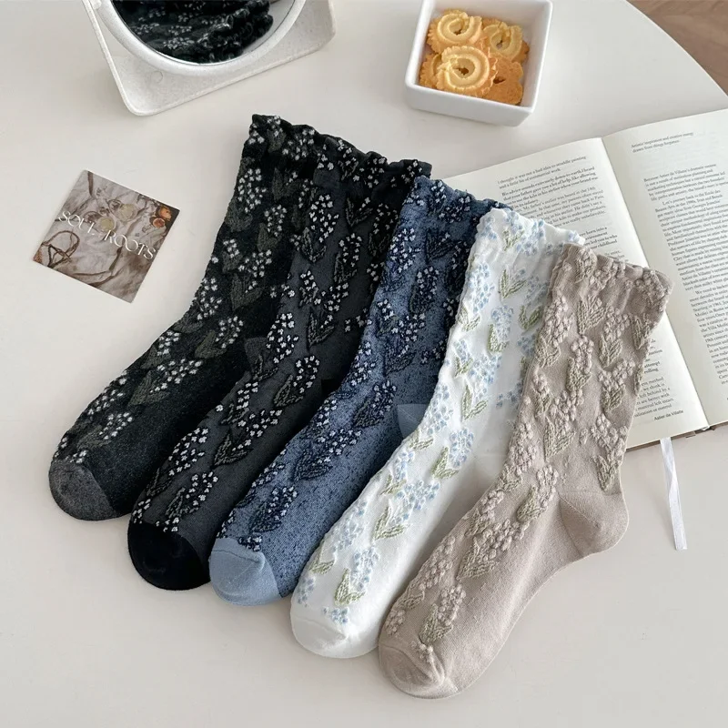 1/5 أزواج الخريف الشتاء الرجعية الإغاثة نمط المرأة الجوارب موضة تنوعا عادية التراص الجوارب أنيقة بسيطة منتصف جوارب أنبوبية #1