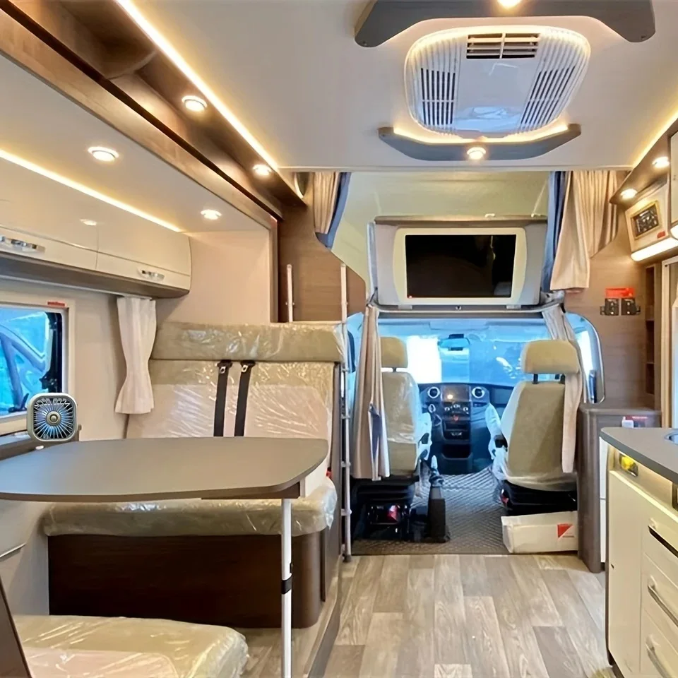 مروحة تنفيس مكيف هواء السيارة المحمولة، تعمل بمنفذ USB، ضوء جو ملون متدرج، مناسب عالمي لأي منفذ هواء