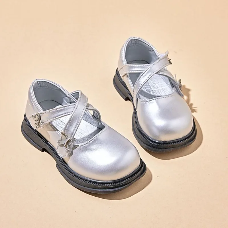

Туфли принцессы для девочек, весна-осень 2026, новые хит продаж, серебристые стильные детские кожаные туфли для выступлений