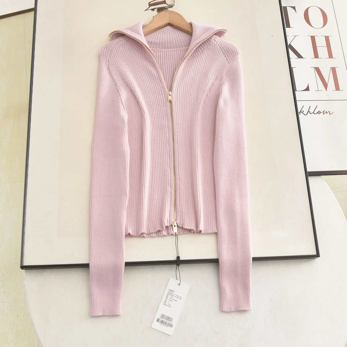 

Pink Zipper Knitted Sweater Spring Collection Slim Fit Casual Style Long Sleeve Collared Outerwear for Women