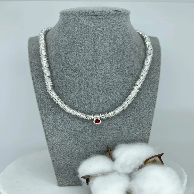 

Универсальное нежное повседневное ожерелье с красными кристаллами в отпускном стиле, ювелирные украшения, подарки-сюрпризы для друзей.