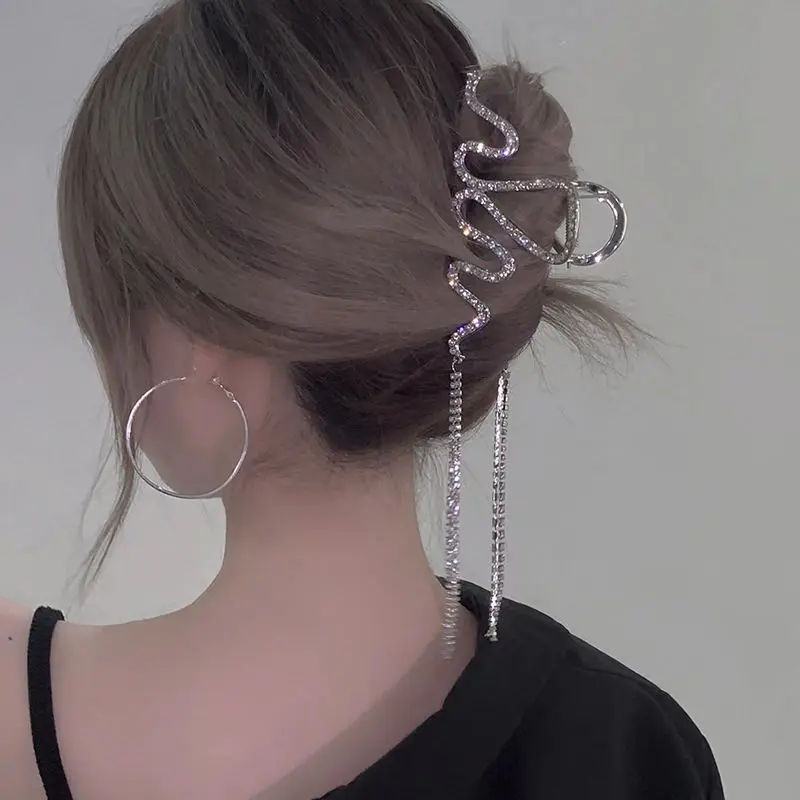 Hot Hit 1PC Light Luxury Rhinestones Grab Clip Large Snake Clip Female High-end Tassel Chain Hair Clip Back Head Shark Clip Head