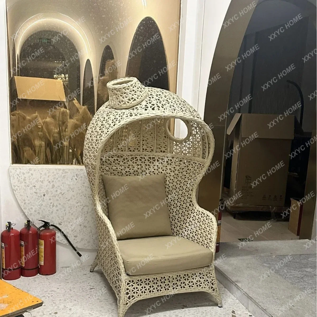 HHhot Sale Outdoor Tables And Chairs Rattan Leisure Chair Furniture Hotel Bed And Breakfast Terrace Bar Cafe Creative