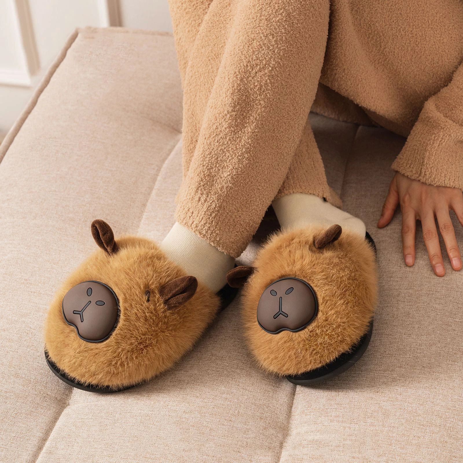 Sandal Rumah Kapibara Anti Selip Nyaman Berbulu Setengah Tertutup Lembut Bahan Plush Hadiah untuk Teman