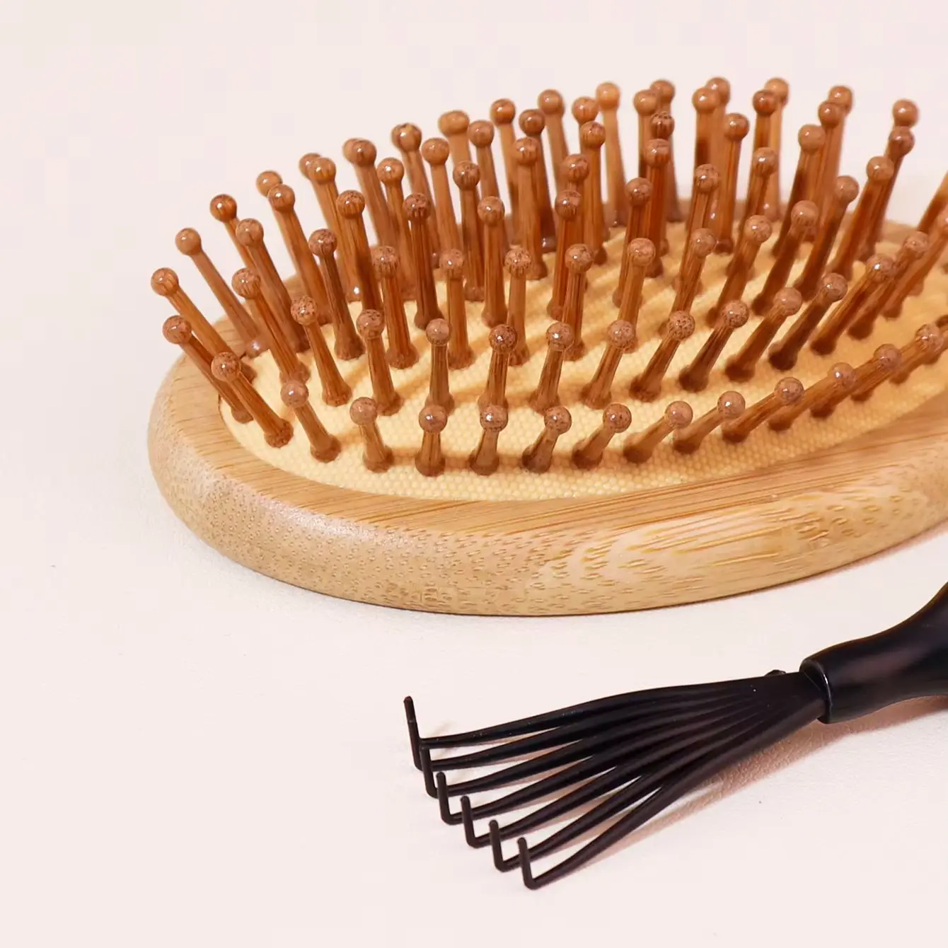 2pcs natural bamboo paddle brushes with cleaning claws, scalp massage anti-static hair brush, Special for Real Hair Wigs