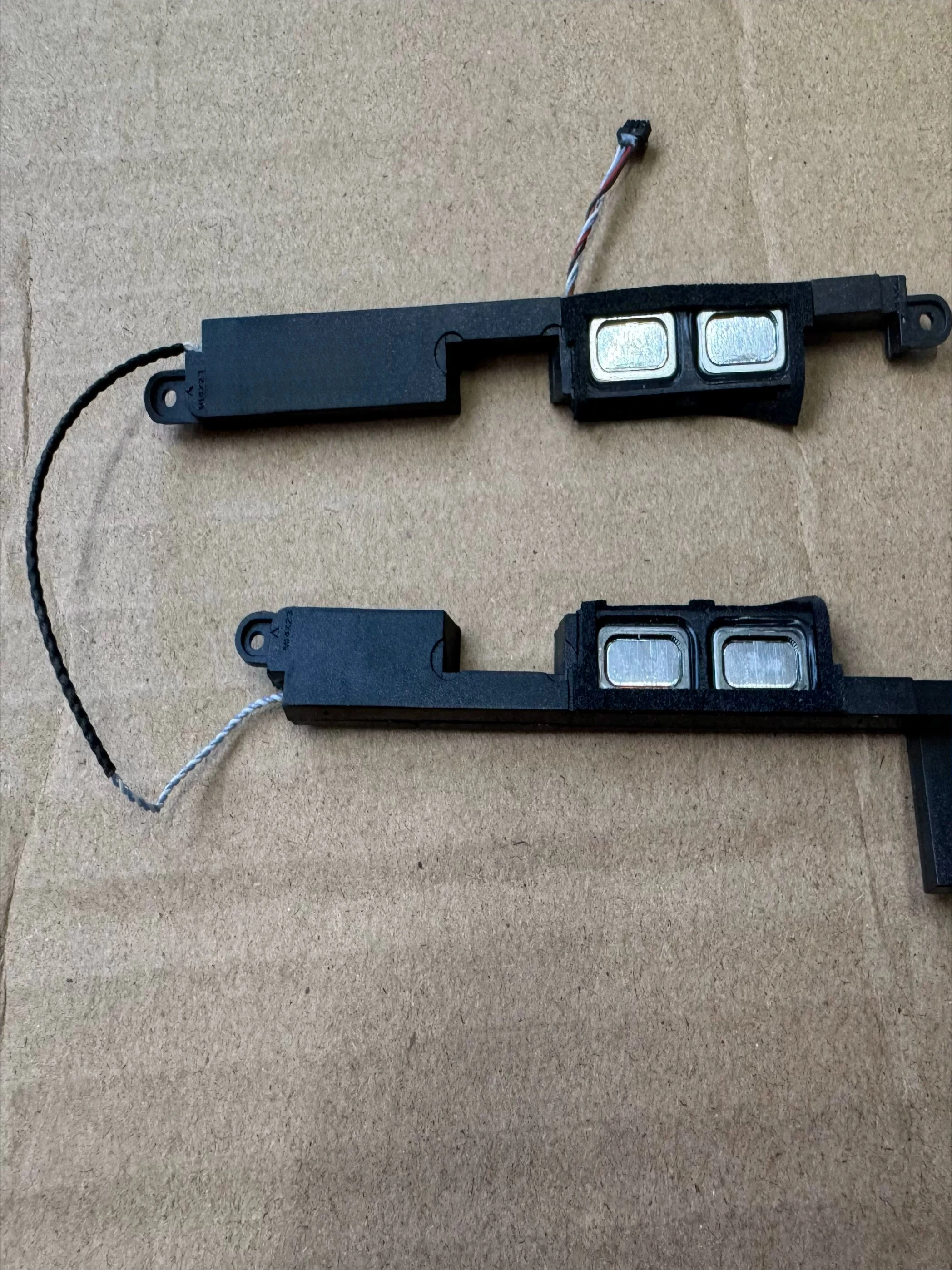 

FOR HP ElitePad 1000 Left and Right SpeakerKit 747629-001