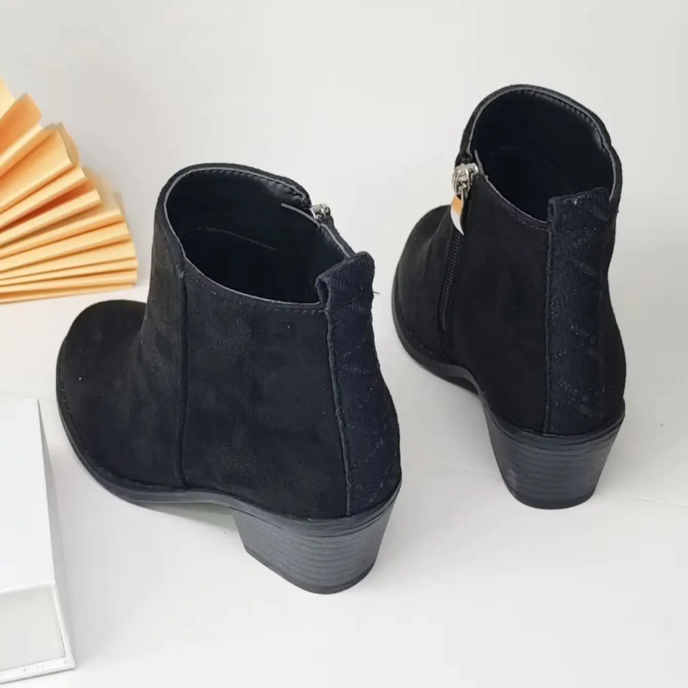 Girls' Black Matte Chunky Heel Short Boots Children's Side Zipper Chelsea Boots Little Girls' Autumn and Winter Versatile Fashion Princess Boots