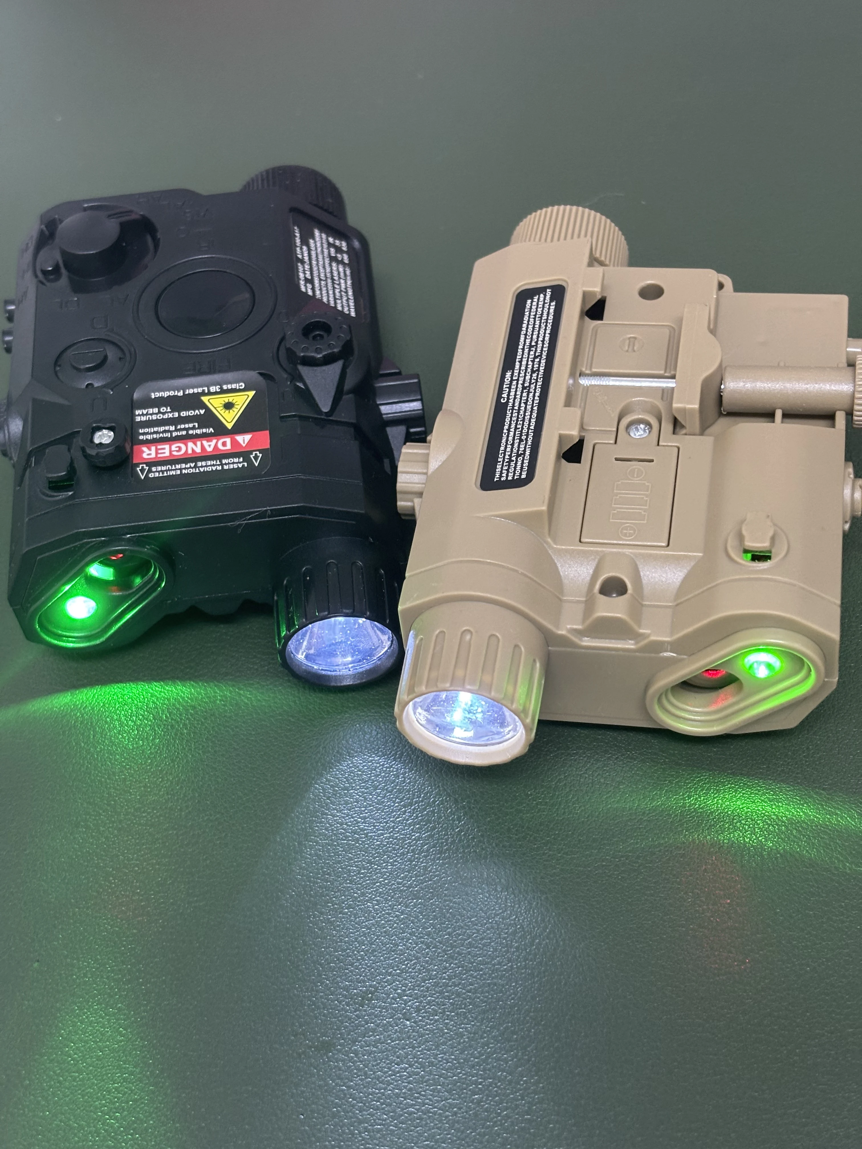Airsoft Tactical WADSN AR/PEQ 15 Box UHP Version ohne Funktion, Dummy PEQ15 LA-5C Batteriefachmodell für Picatinny-Schiene – Detail 2