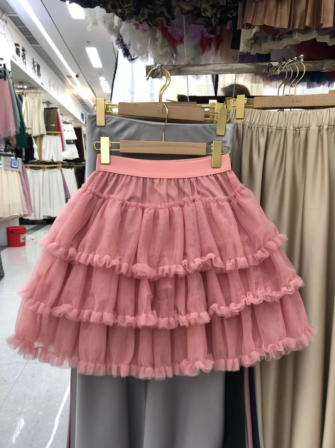 تنورة شبكية حلوة للنساء، تنورة كعكة منتفخة على شكل حرف A، تنورة قصيرة مضادة للضوء مع سروال داخلي، حواف بنمط الخشب وخصر عالي #2