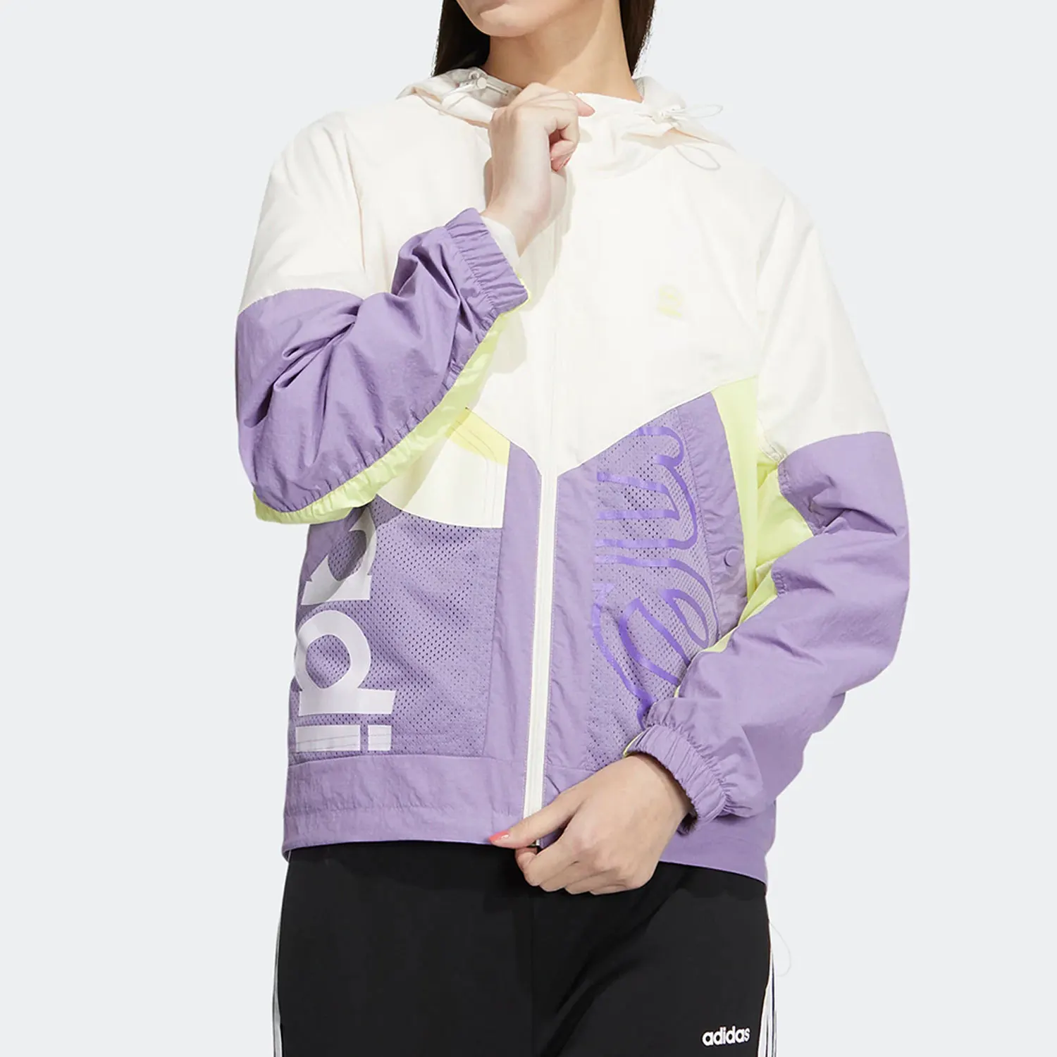 

Официальная женская куртка с капюшоном Adidas Authentic Neo New Season HS8836