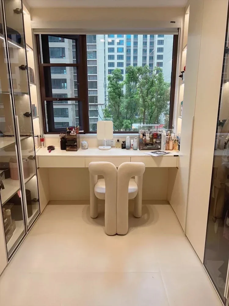 เก้าอี้แต่งหน้ามีพนักพิงสีแดงตาข่ายปรับแต่งเองได้เก้าอี้บ้านสำหรับเด็กผู้หญิงเก้าอี้ห้องนอนกระโถนฝึกเด็กเจ้าหญิงหรูหรา