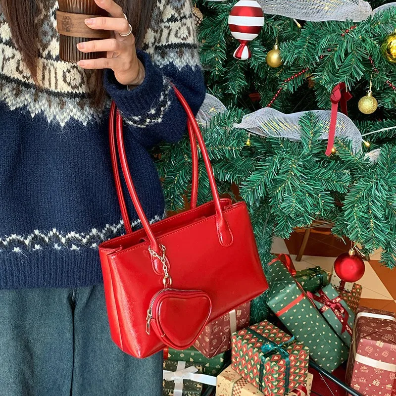 

2025Korean Style Autumn Winter Rich New Year Red Heart Pendant Baguette Square Bag Glossy Texture Shoulder Bag Niche Design Chri