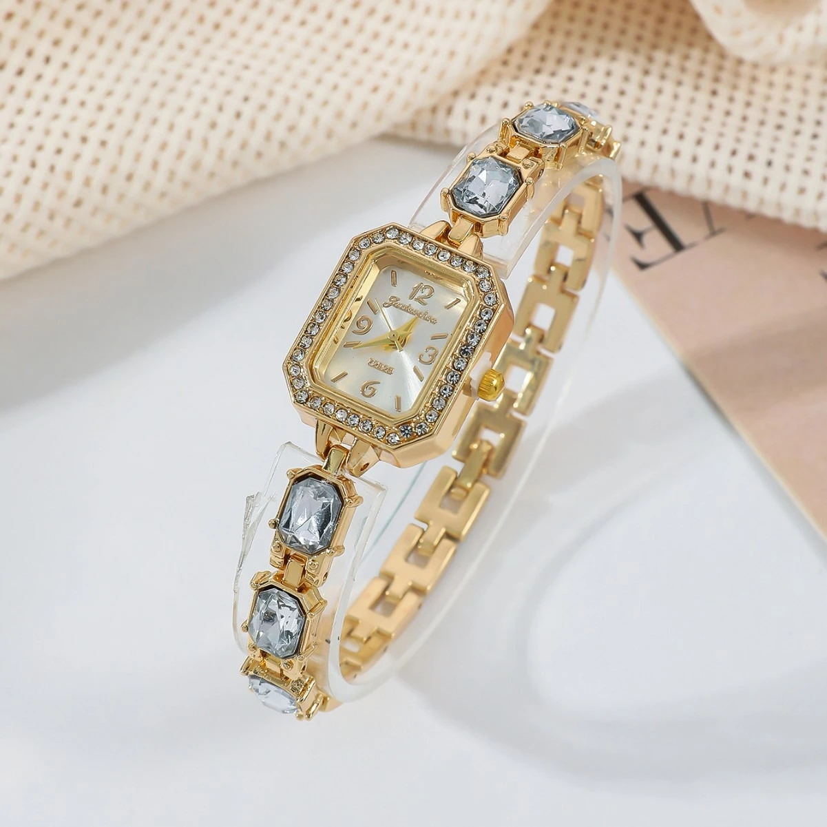 

Женские высококачественные модные кварцевые часы с квадратным циферблатом и пряжкой в форме стальной полосы с внешним корпусом Relojes Para Damas