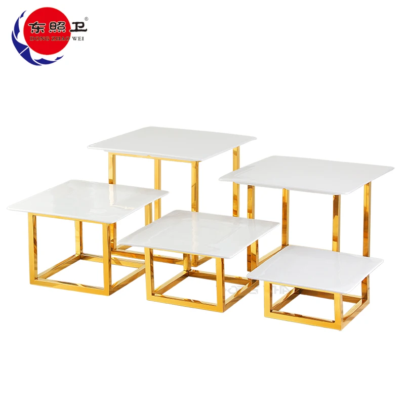 

Luxurious Golden Storage Rack Dessert Cakes Display Iron Cake Stand for Home and Wedding Decoration