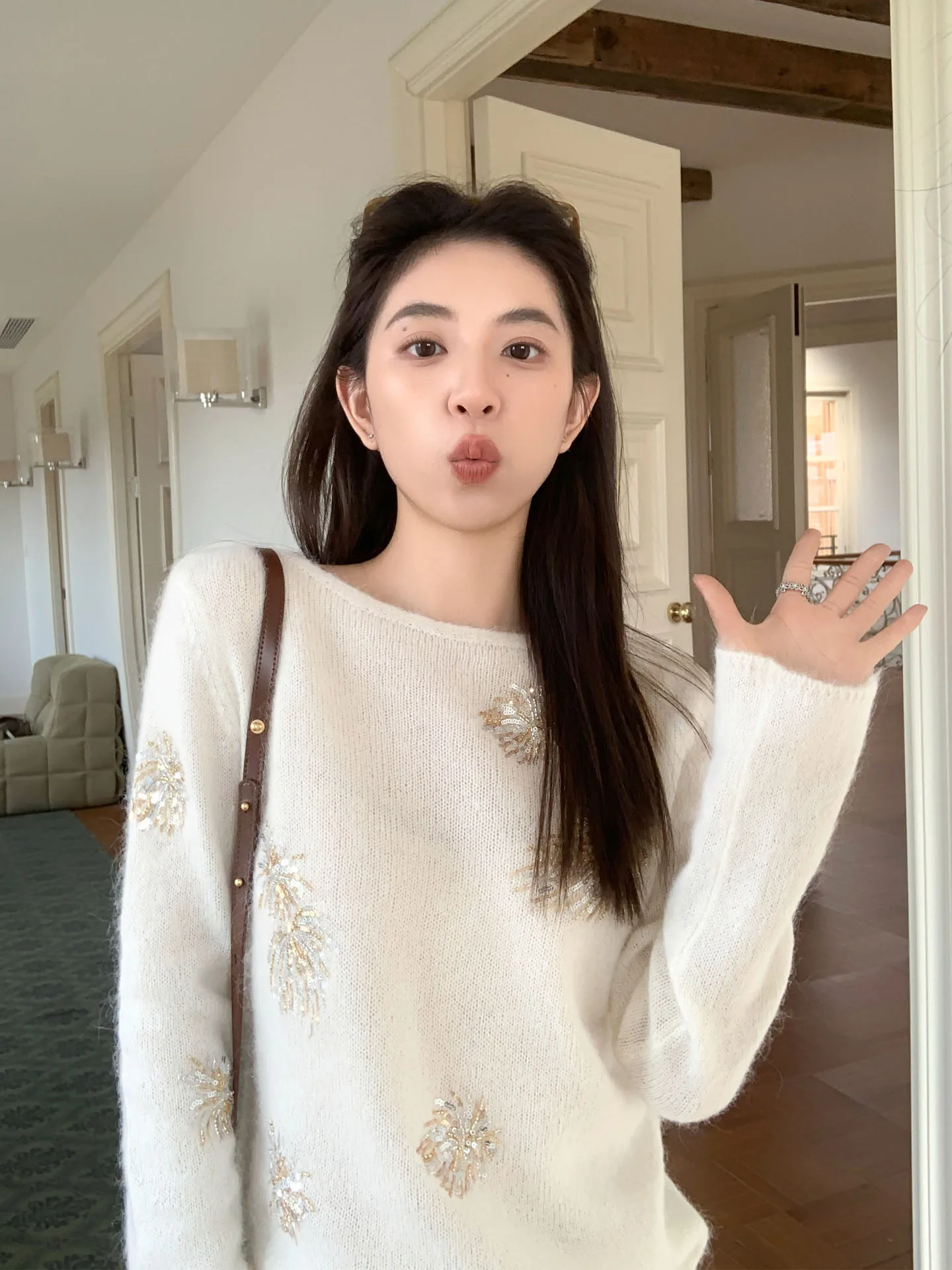 

TWINS Splendid Moment Alpaca Wool Sequin Knitted Sweater Women Gentle Sle Soft Cozy One-oulder Top Floral Pattern