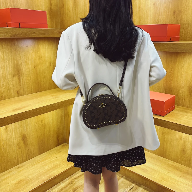 

Luxury Elegant Women Shoulder Bag Fashionable Leather Tote Bag High End Crossbody Handbag Vintage Style Classic Designer Chic