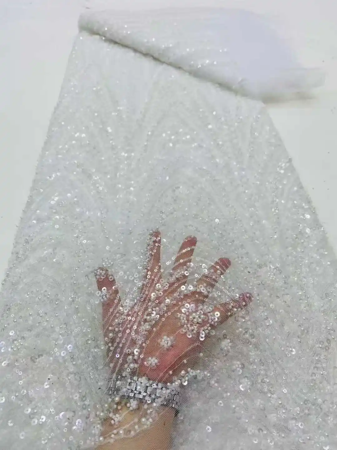 2026 Africano Nigeriano di Alta Qualità Paillettes In Rilievo Tulle Tessuto di Pizzo per Abiti Da Ballo Perline Ricamo Cucito Netto di Stoffa SZ1774