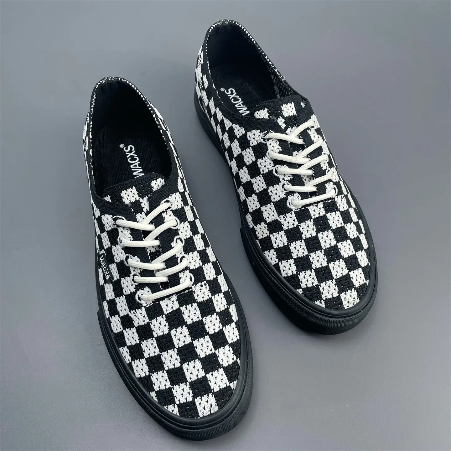 Low-Top Skate Shoes, All-Season Non-Slip Wear-Resistant Commuter Sneakers, Niche Design Black White Plaid Unisex Couple Casual F