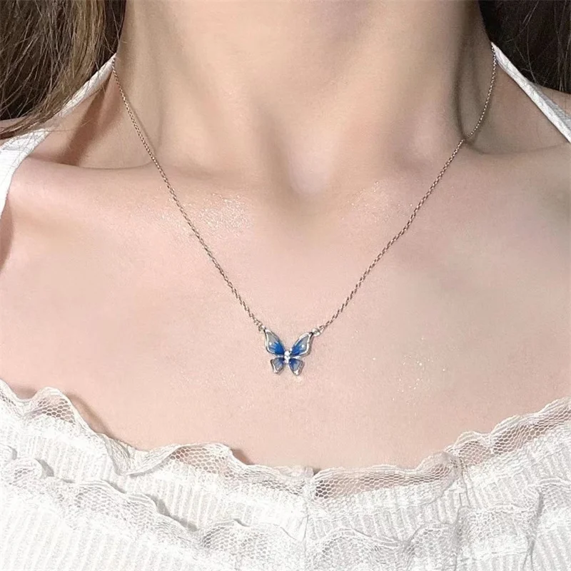 Korean Version Acrylic Butterfly Pendant Necklace for Women Gold Color Butterfly Necklace Simple Elegant Jewelry Wholesale