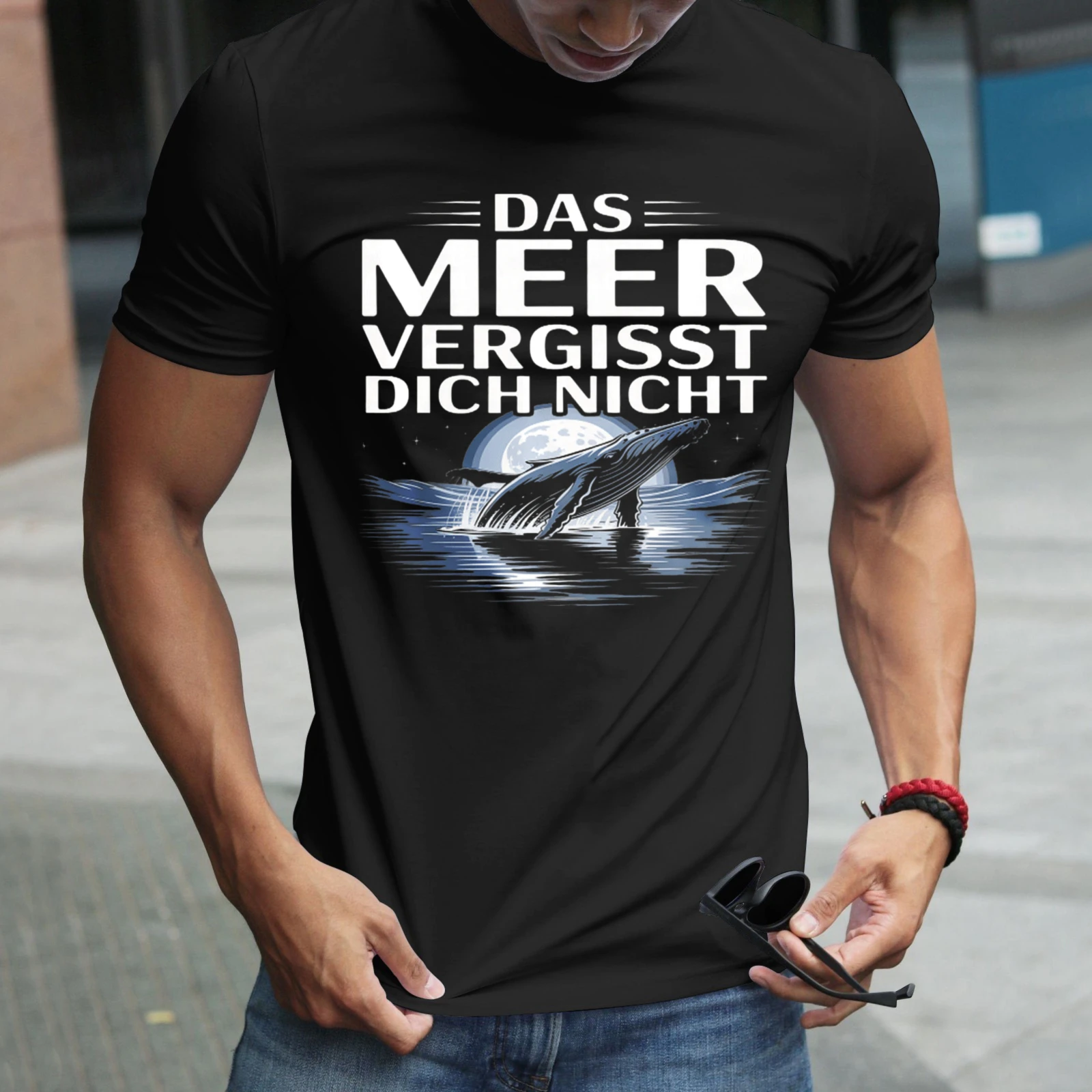 Herren-T-Shirt „Das Meer vergisst dich nicht“ – perfekt für Freizeitkleidung, Partys und Karneval-Outfits