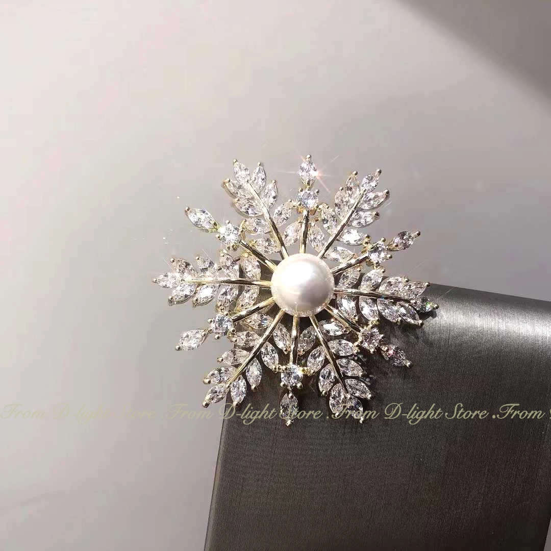 Elegant Luxury Super Flash Zircon Pearl Snowflake Brooch Flower Corsage Women's Suit Pin Jewelry Banquet Dress Accessories Gift