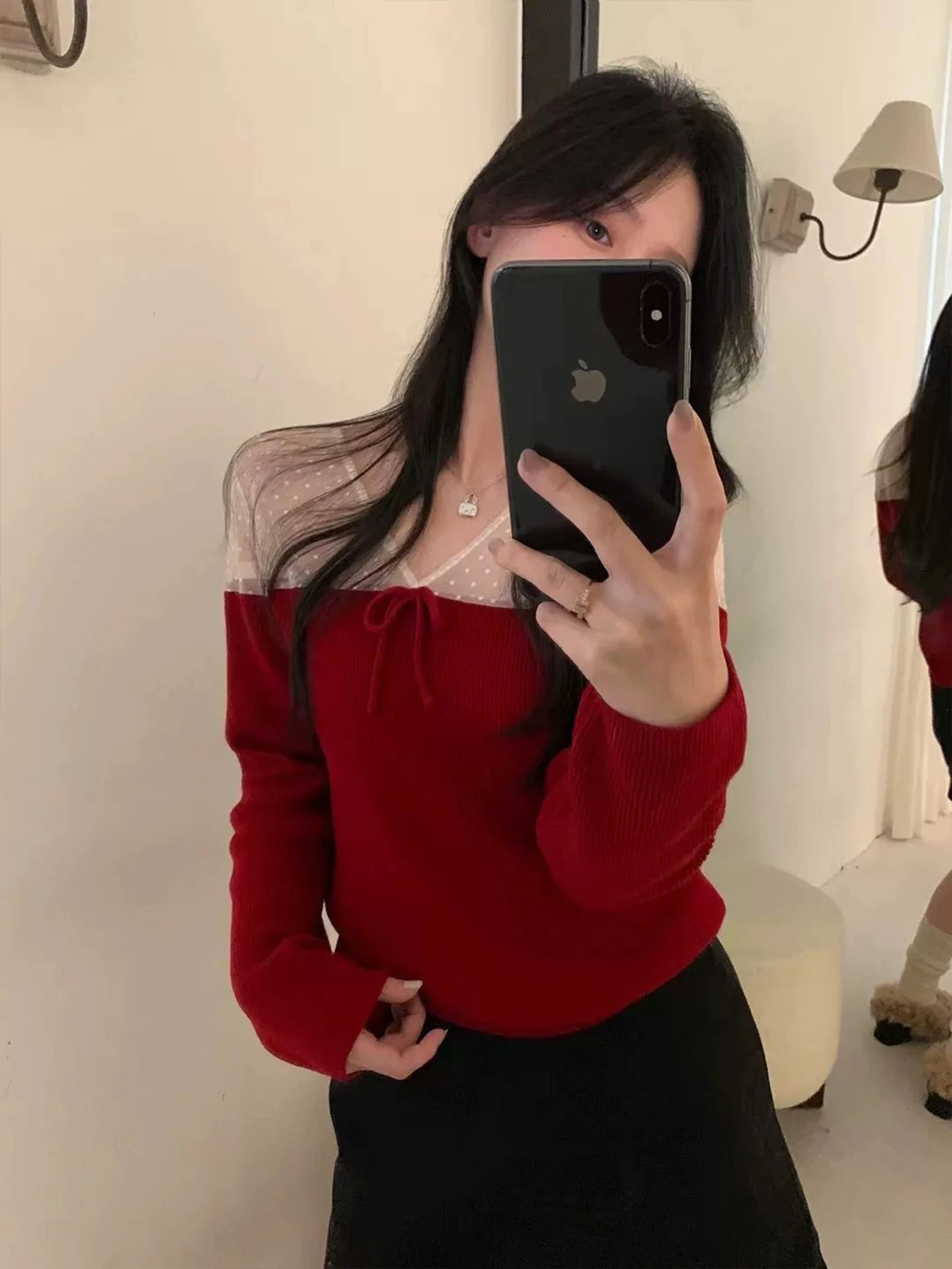 Koreański sweter z koronką, dekoltem w serek, dzianinowy, damski, jesienno-zimowy, miękki, piękny, z wyczuciem designu wewnętrznego, efektowny...