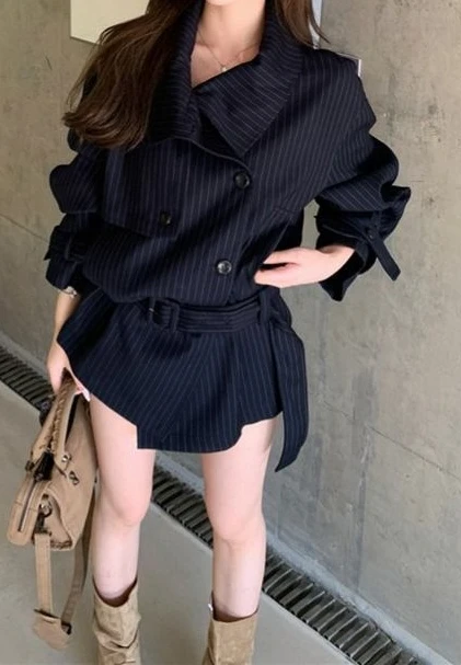 Chaqueta cortavientos con solapa a rayas para mujer en otoño 2025, nuevo Top de longitud media con temperamento suelto de alta gama