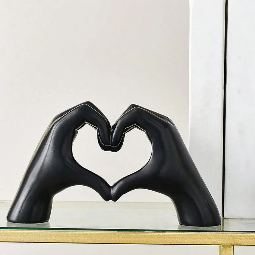 Love Heart Hand Figurine Heart-shaped Gesture Resin Statue Sculpture Home Office Wedding Party Desktop Decoration Ornament