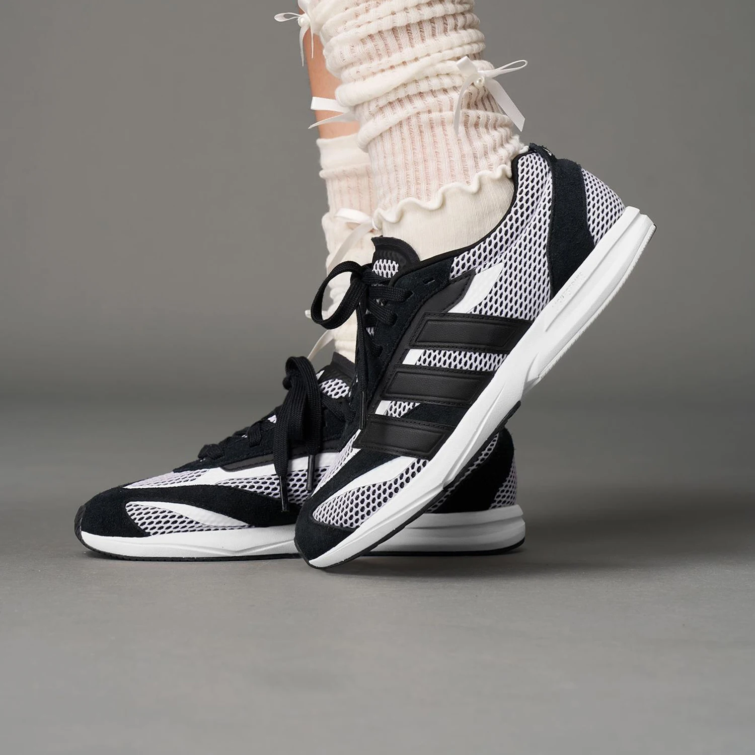 

Adidas genuine LIGHTBLAZE LP Women's Breathable Mesh Running Shoes JS3199